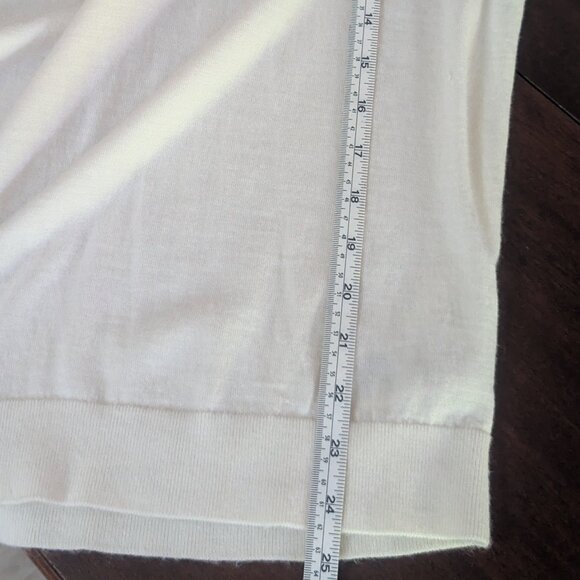 Banana Republic 100% Merino Wool V-Neck Sweater Size Small Cream w/ Navy Stripe - Picture 9 of 9